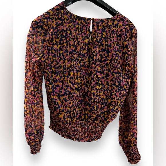 bar III Women’s Surplice Pink Smocked Top size M - Picture 2 of 5